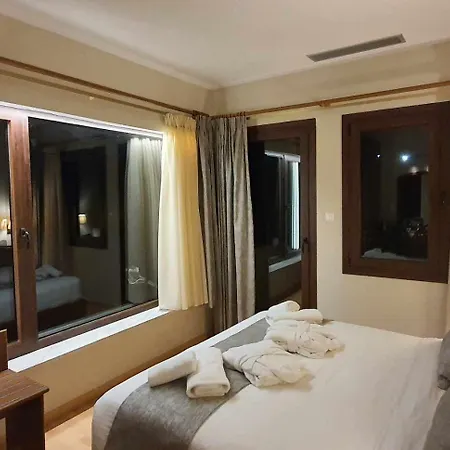 Xenios Dias Boutique Хотел 3*